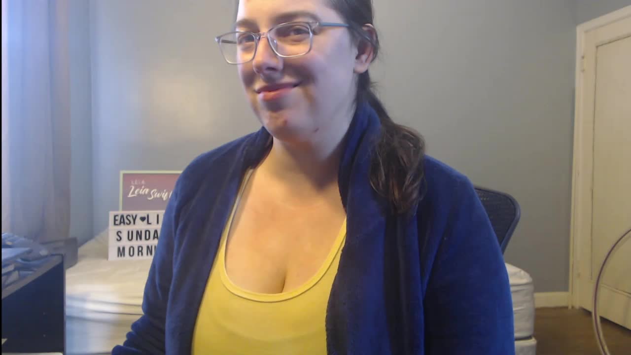 [28 Feb 15:21] Private Show - video by LeiaSwift cam model