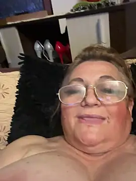 fuck my pussy ....woops so wet