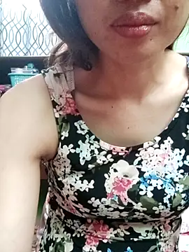 [30 Jan 07:52] Private Show - clip cu QueenSoreal model videochat