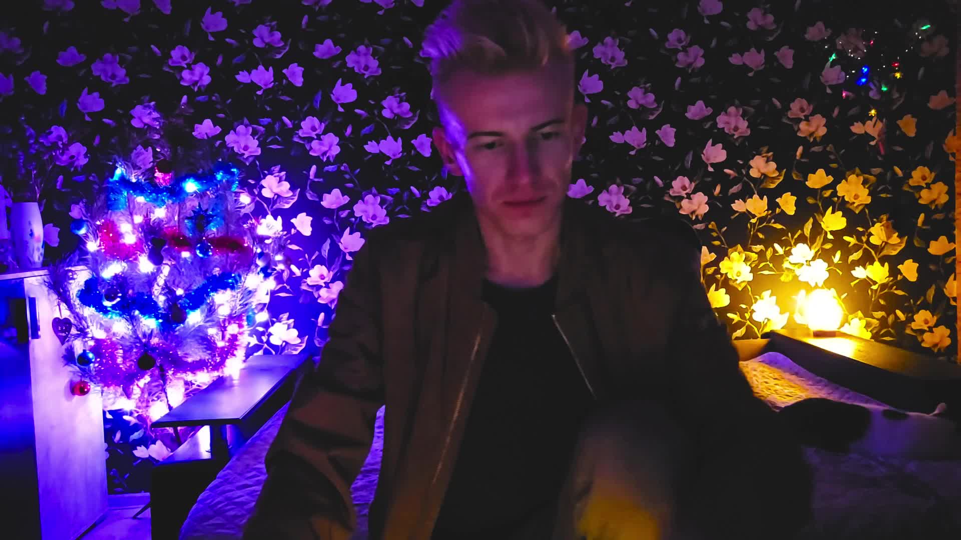 🌲🛋️ Velvet night Private Show HD [9 Feb 06:02] – video modela na kameri Vuitton