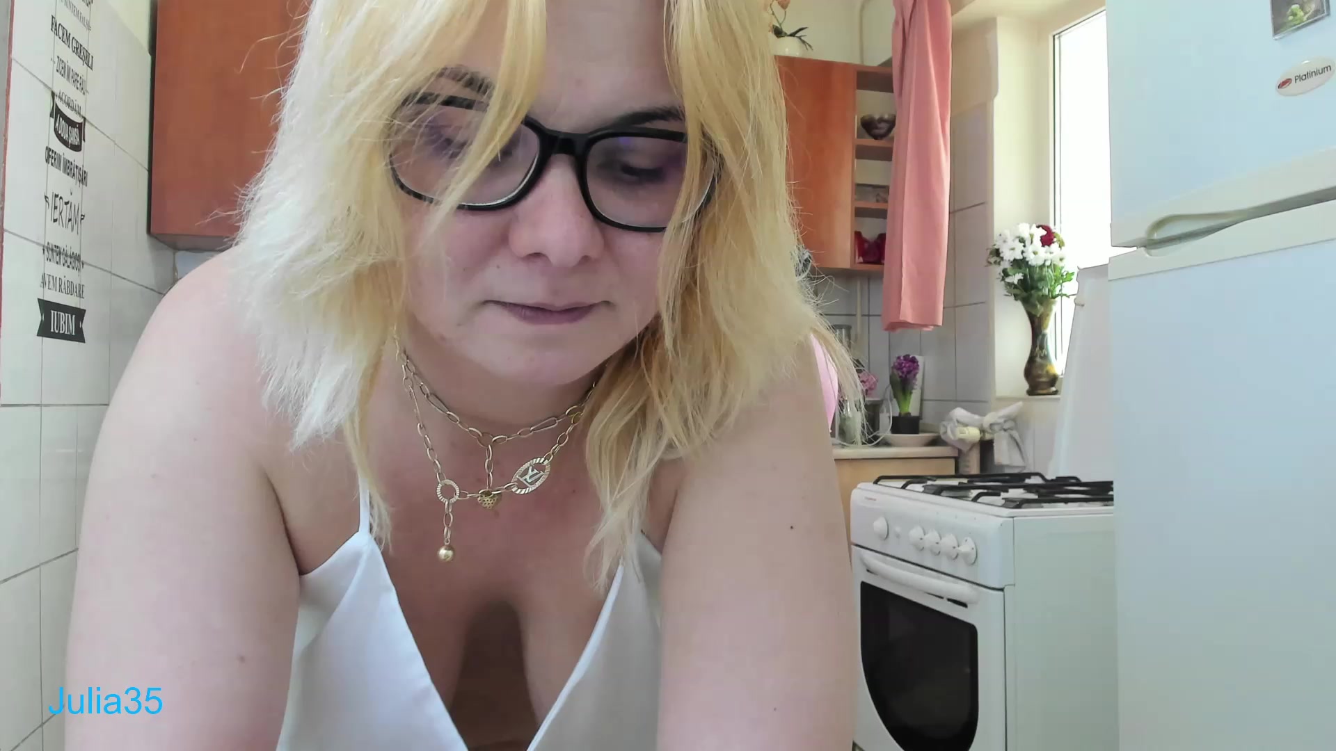 [2 Mar 11:30] Private Show - Julia35 adlı kamera modelinin videosu