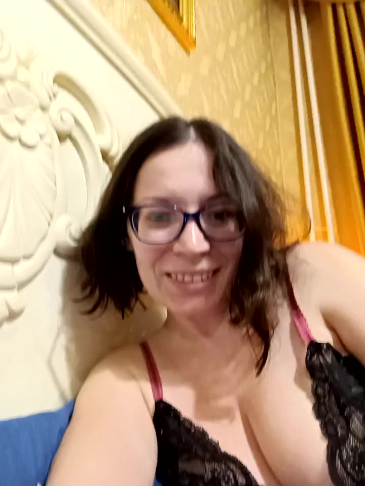 [8 Apr 22:18] Private Show - RedGerda 캠 모델의 동영상