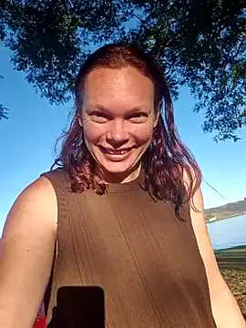 Pussy and masturbating in park - video oleh model kamera TryingWind