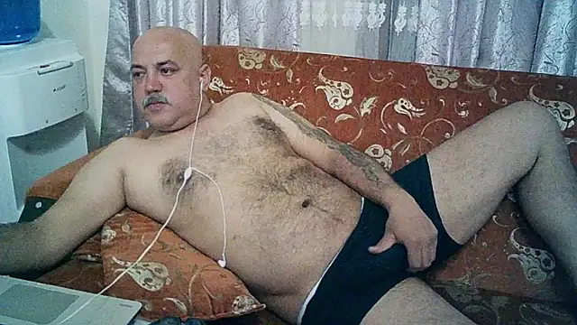 [11 Apr 06:32] Private Show – video od webkamerové modelky husoizmir