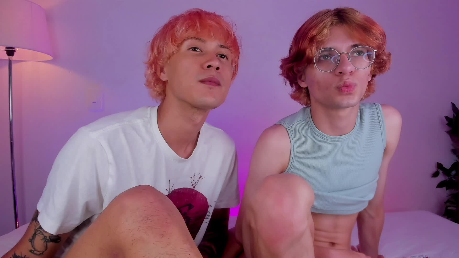 fucking hard my boy and cumming in is hole - vídeo de la modelo de cam LeaneSeb