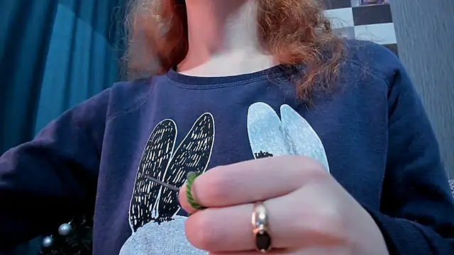 Crocheting process for relaxation - video by pa1e_pr1ncess cam model