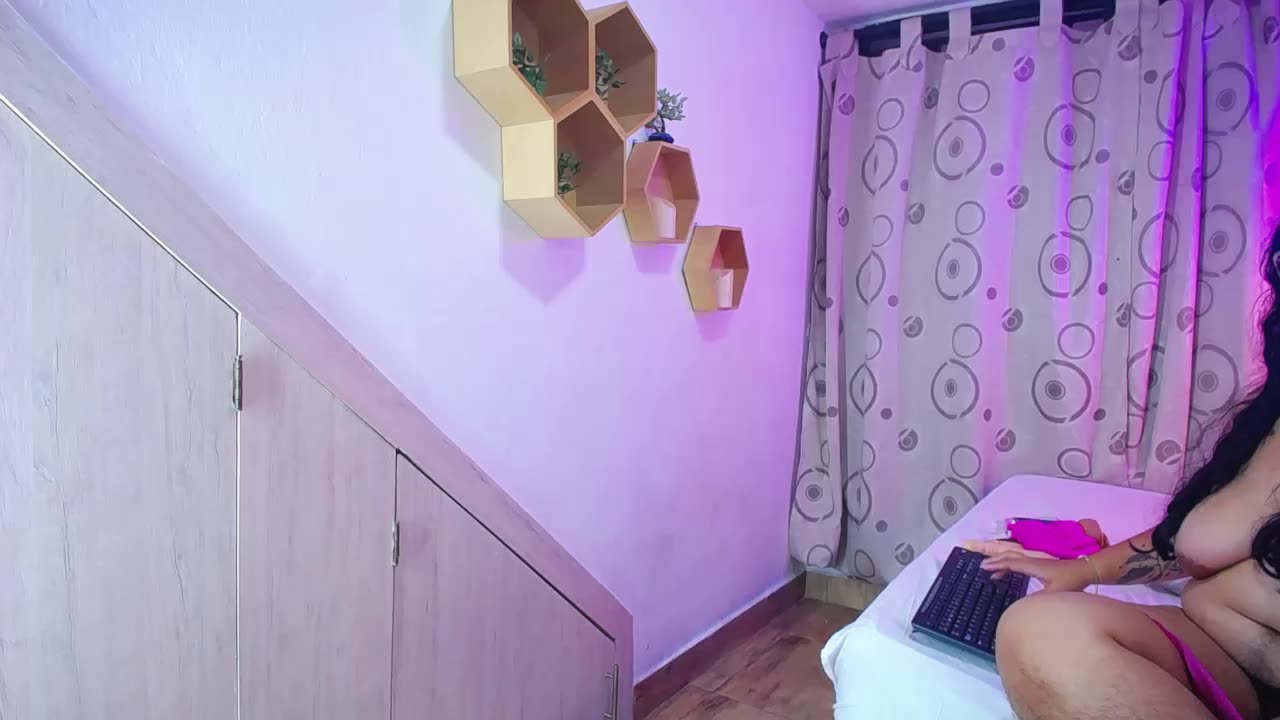 Show - video by samay__bush cam model