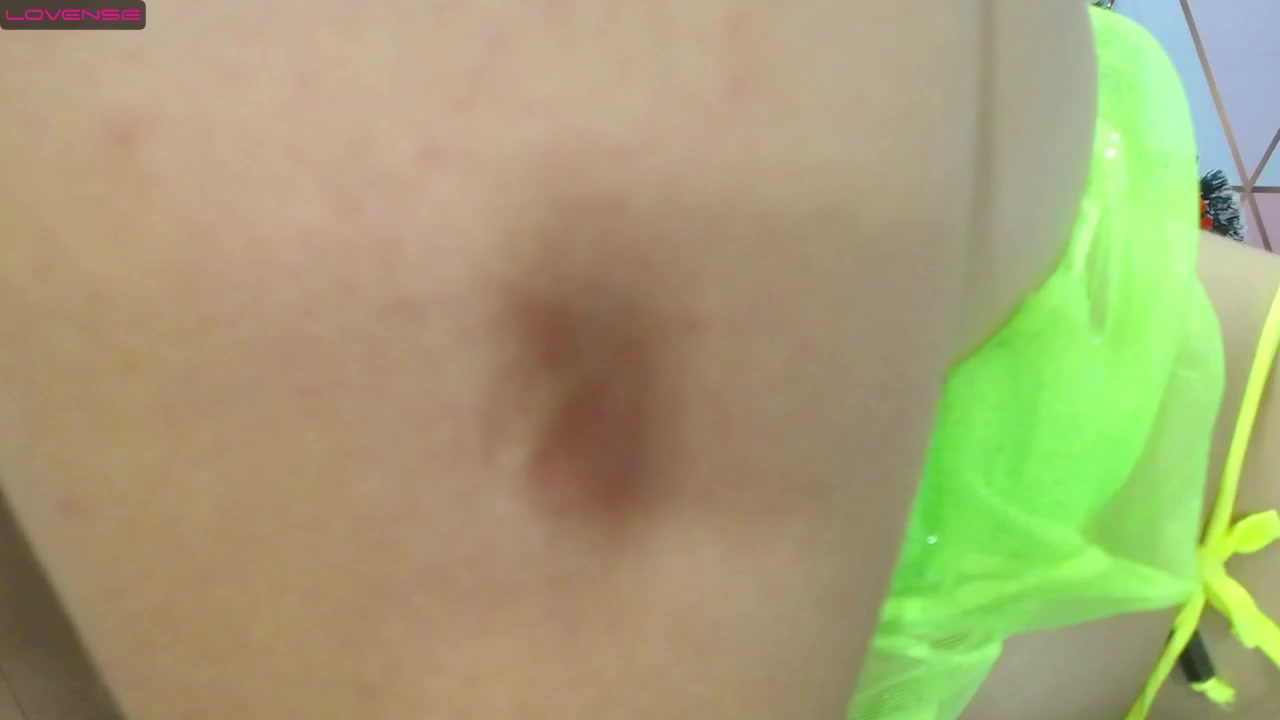 My pussy is very close, fuck me hard - video by juliana_diaz cam model