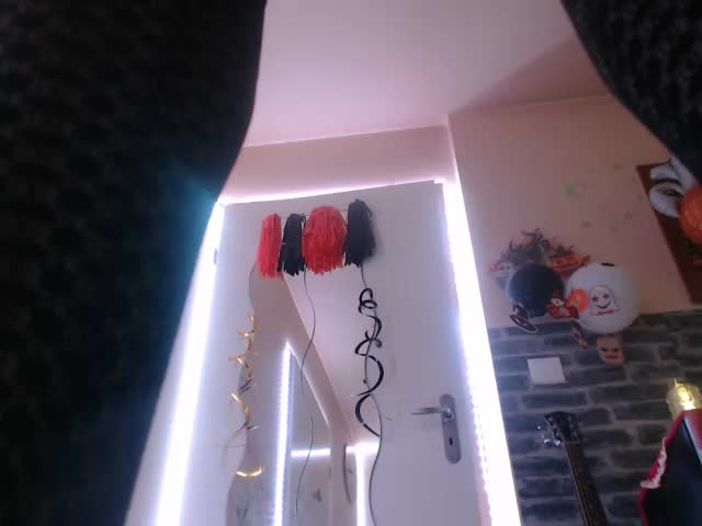 Drink me - 視頻由 Ala-N-Dala 主播提供