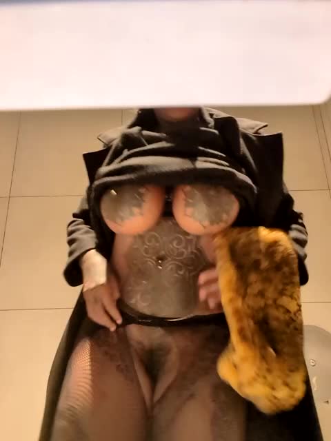 In the Store Bathroom - vídeo de DarkDea modelo de câmara