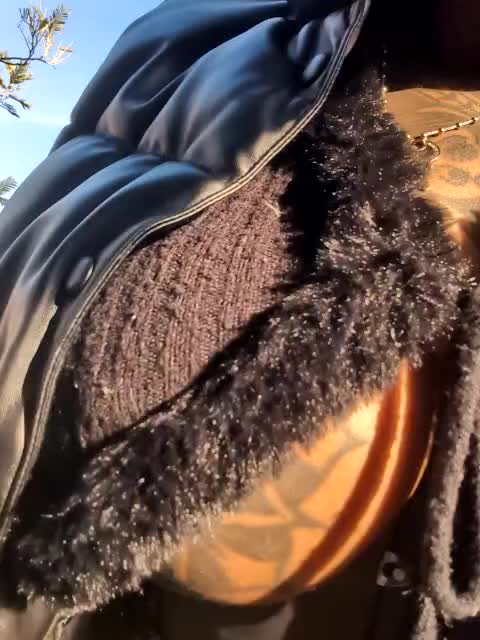 Outdoor Fast Orgasm with Mike by HankeysToys (Private Show) - vídeo de DarkDea modelo de câmara