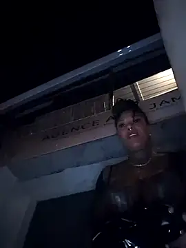 [Hard Anal Destroy in Public Street front Strangers - vídeo de DarkDea modelo de câmara