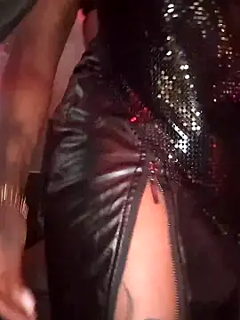 Hard Fuck in Disco Club front People "Anal/Fisting/Sloppy Blowjob" – video od webkamerové modelky DarkDea