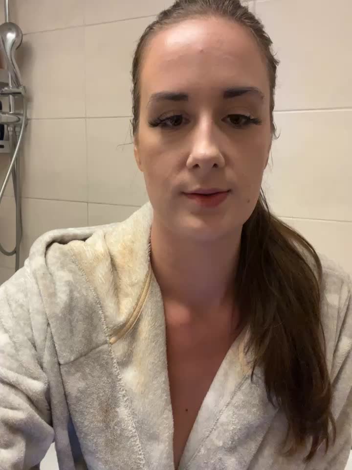 make myself in the shower with the shower - vídeo de EllaMae modelo de câmara