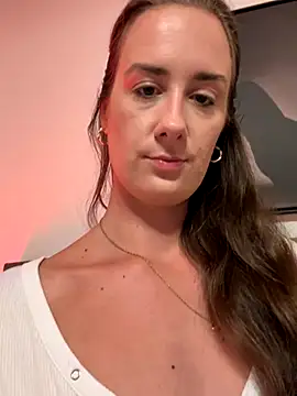 LIVE Fuck with Plug + Creampie - video by EllaMae cam model