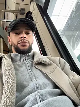 BBC FLASH IN TRAIN - 視頻由 Lionayowe 主播提供