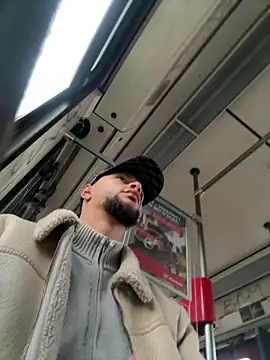 BBC FLASH IN TRAIN RISKYY - วิดีโอโดย Lionayowe โมเดลแคม