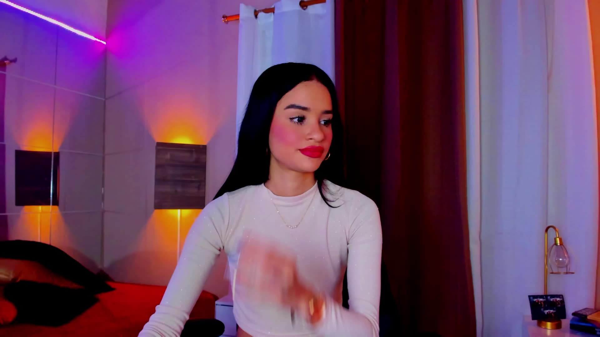 He wanted me to play with two pigtails in my hair haha - video by secretgreisy_ cam model