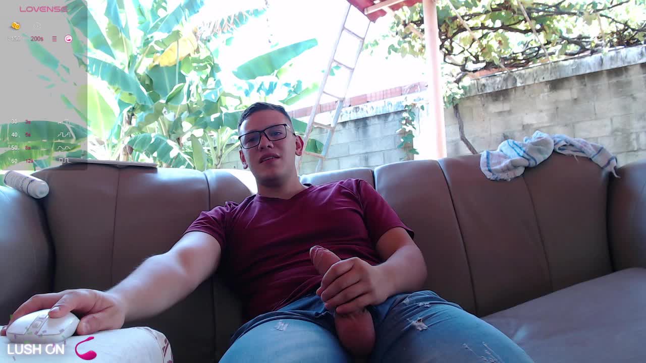 Get ready Simon! Let’s go to a big fuck time,with bananas trees behind us! So hot! - video by Neil_and_isaac