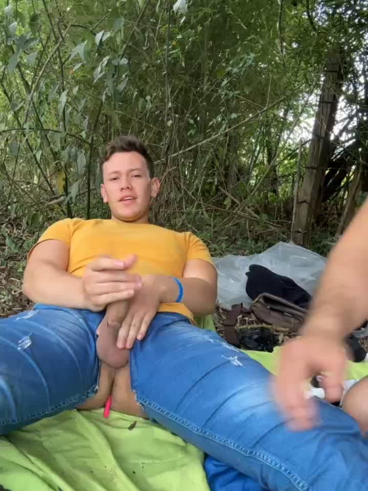 a big fuck and cum time in outdoors¡¡ you gonna love it¡¡ david cums is so big¡¡ - video by Neil_and_isaac