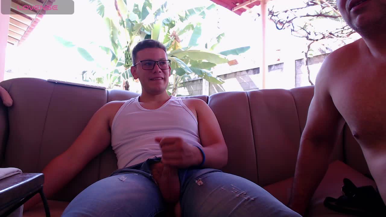 enjoy this hot private sesions play with simons niplles¡¡ so hot - video by Neil_and_isaac