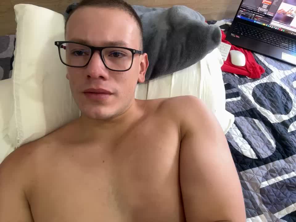 Hot kiss sesion - video by Neil_and_isaac