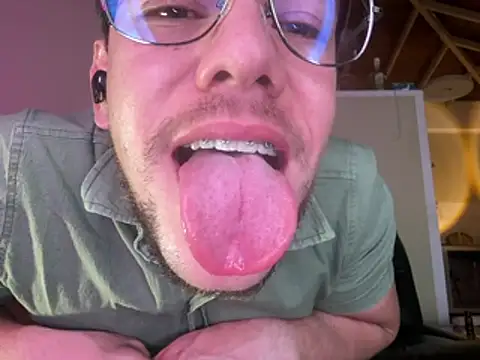 Saliva Fetish with Mouth Worship Now - video by Neil_and_isaac