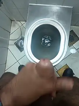 [7 Jan 03:10] Public Show - vidéo du modèle de showcams Stallionbull37