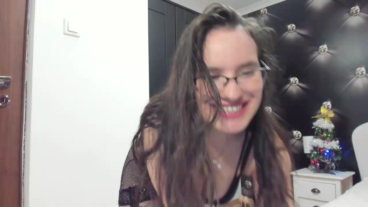 [16 Jan 09:17] Private Show