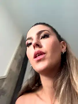 ANAL DILDO 24 cm + MULTI SQUIRT + FAKE SPERM ON PUSSY AND SQUIRT AGAIN 🤯💦 - فيديو من nicole_98 موديل الكام