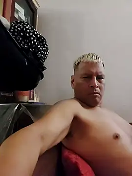 [14 Sep 00:58] Public Show - video by gayphotograper cam model