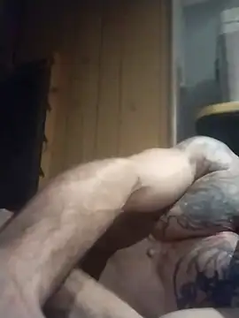 [13 Dec 06:42] Public Show - video by AceticPinscher cam model