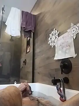 [26 Dec 12:56] Public Show - video by AceticPinscher cam model