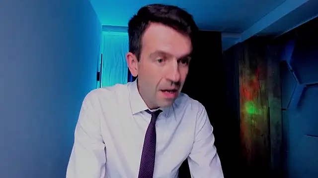 CUM on table/ Spread legs - vidéo du modèle de showcams SteveTiger