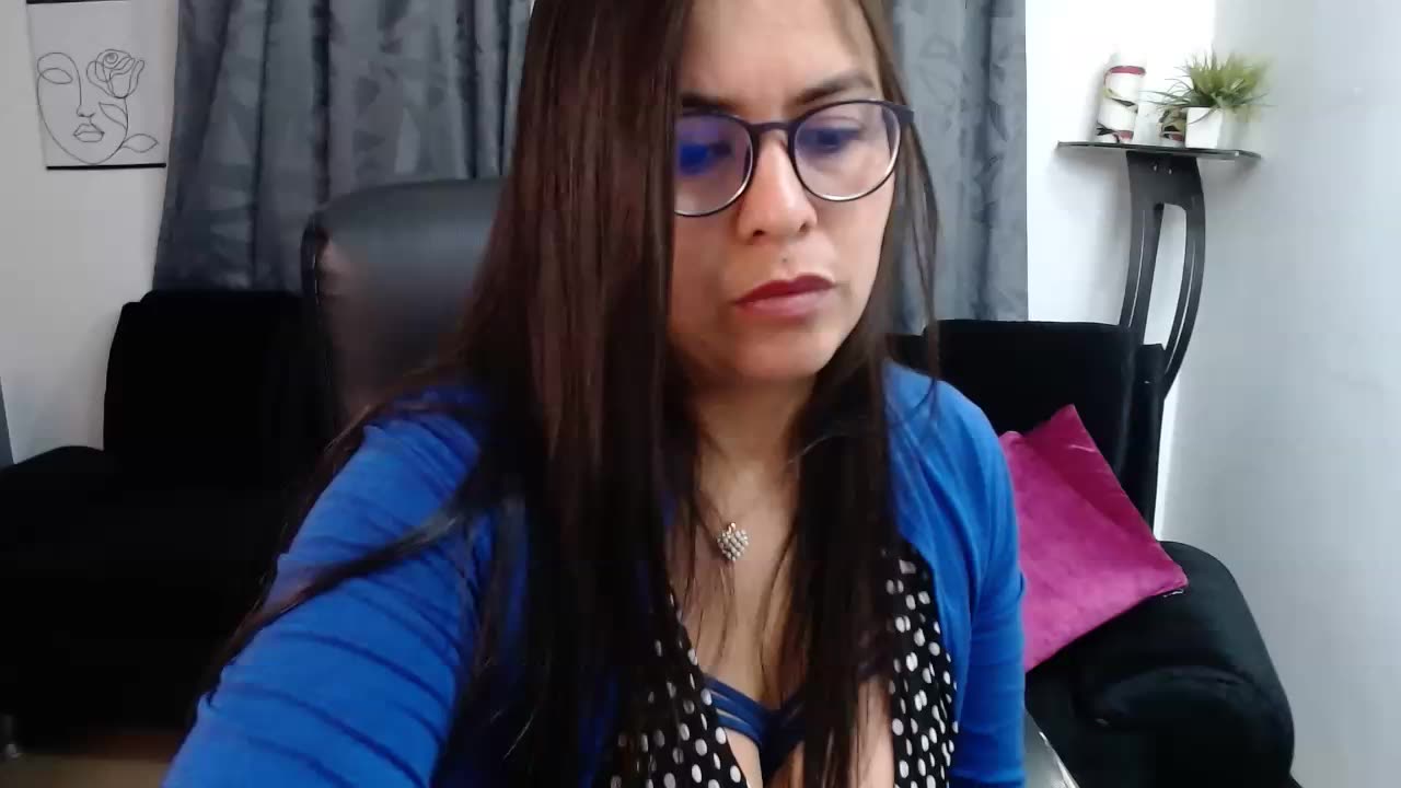 red socks - video by Ixchel_Anaid cam model