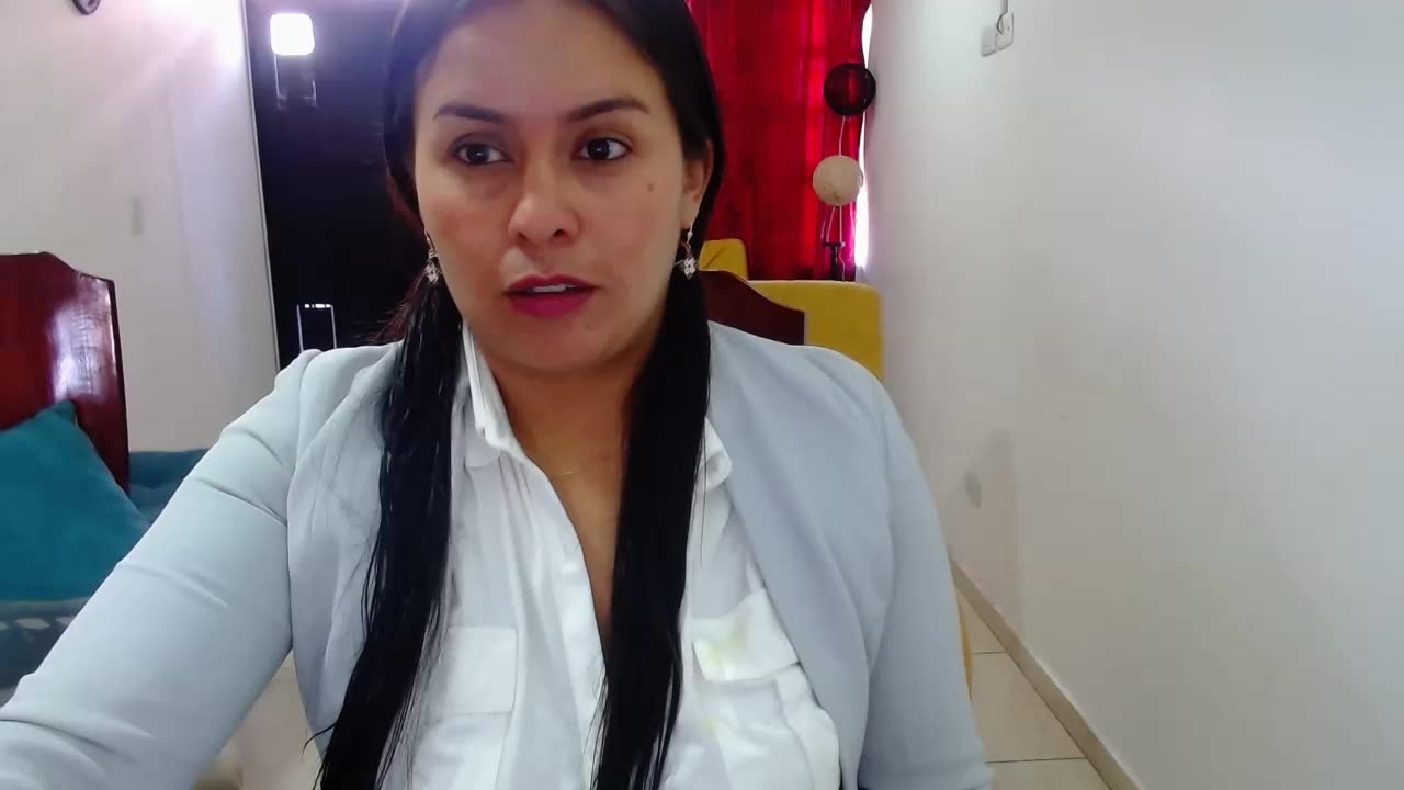 with pascal years - video oleh Ixchel_Anaid kamera model