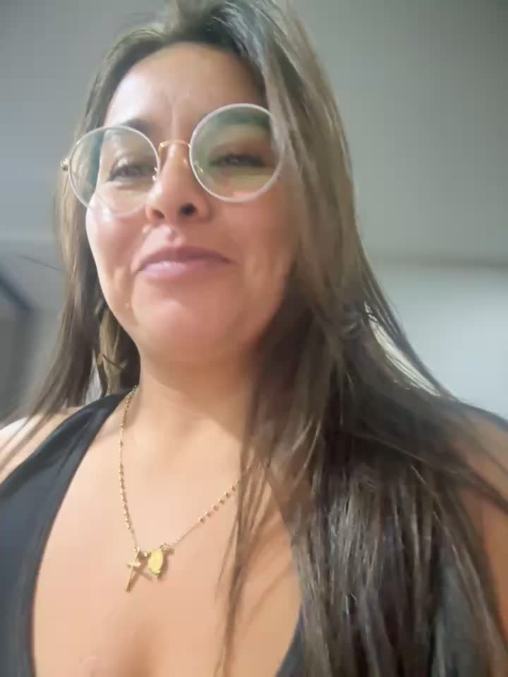 Aprendamos a bailar - video oleh Ixchel_Anaid kamera model