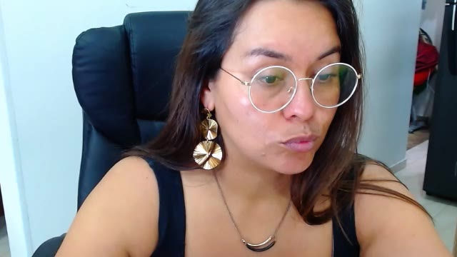 Muy mala te hace comer lo que ella diga,Very bad she makes you eat what she says - video oleh Ixchel_Anaid kamera model