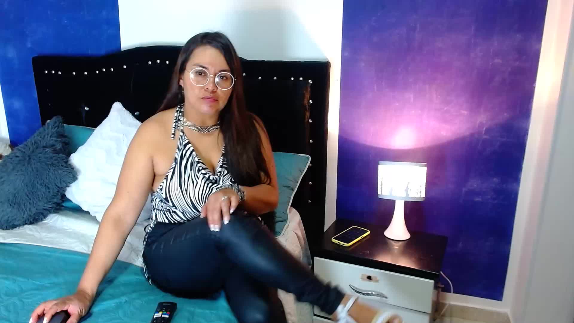 I was punished 0. Me castigaron - video oleh Ixchel_Anaid kamera model