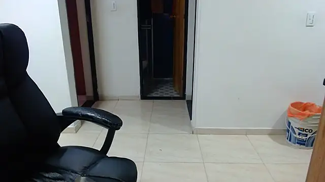 All unbalanced - video by Ixchel_Anaid cam model