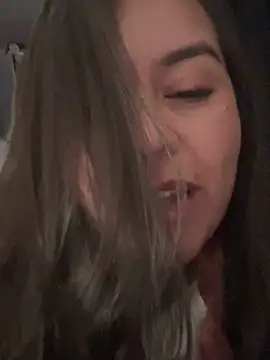 I avoid touching my pussy zoom of my pussy - video by Ixchel_Anaid cam model