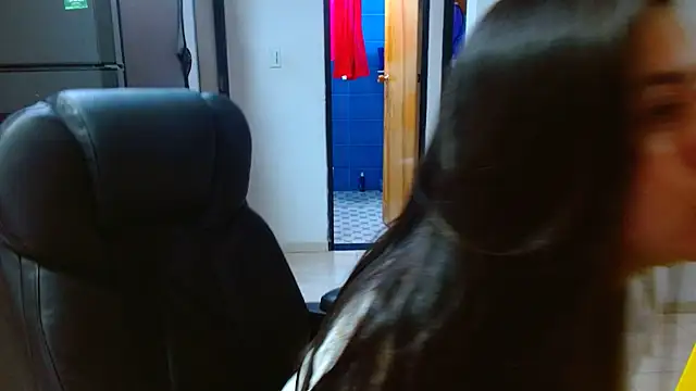 Quieres que moje toda su .... señor Omar