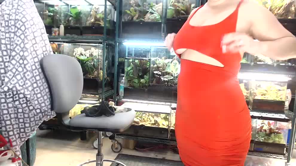 [31 Dec 21:45] Private Show – video od webkamerové modelky wifenheels