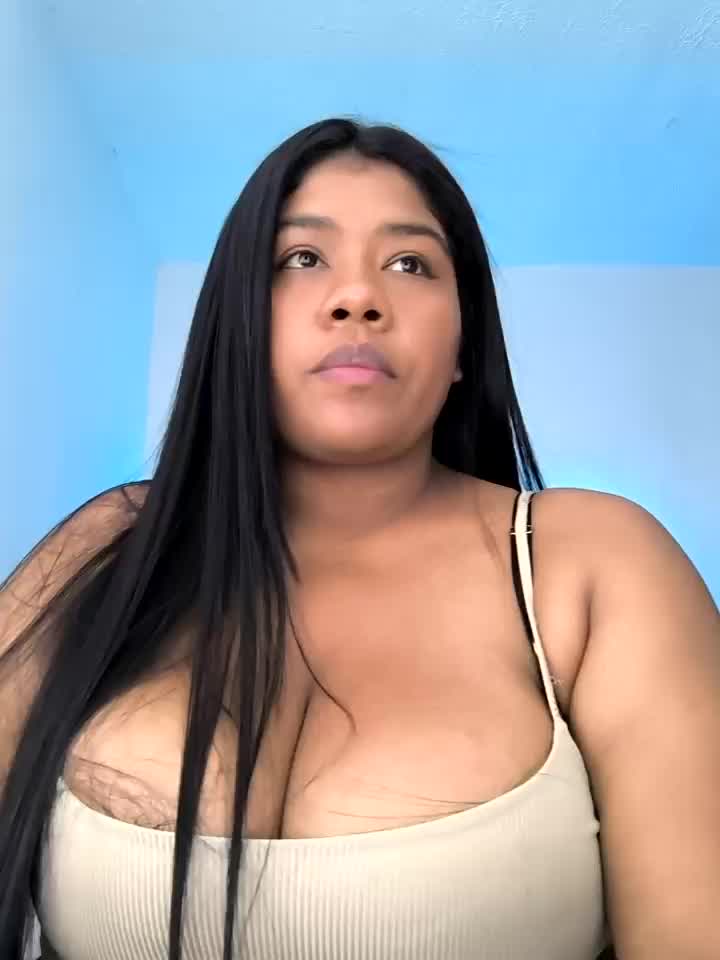 Tits 🤤🤤🤤 - video by paola091 cam model
