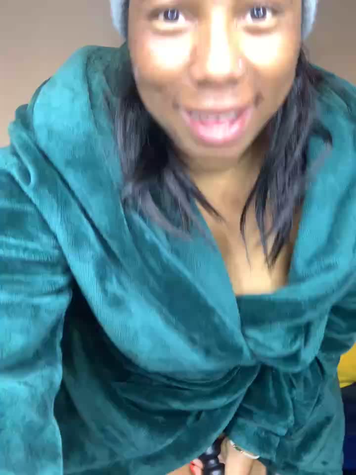 [23 Jun 06:59] Private Show - 視頻由 CurvyDesire1 主播提供