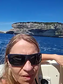 [27 Apr 12:44] Public Show - video BLONDKICIA1 kameramallilta