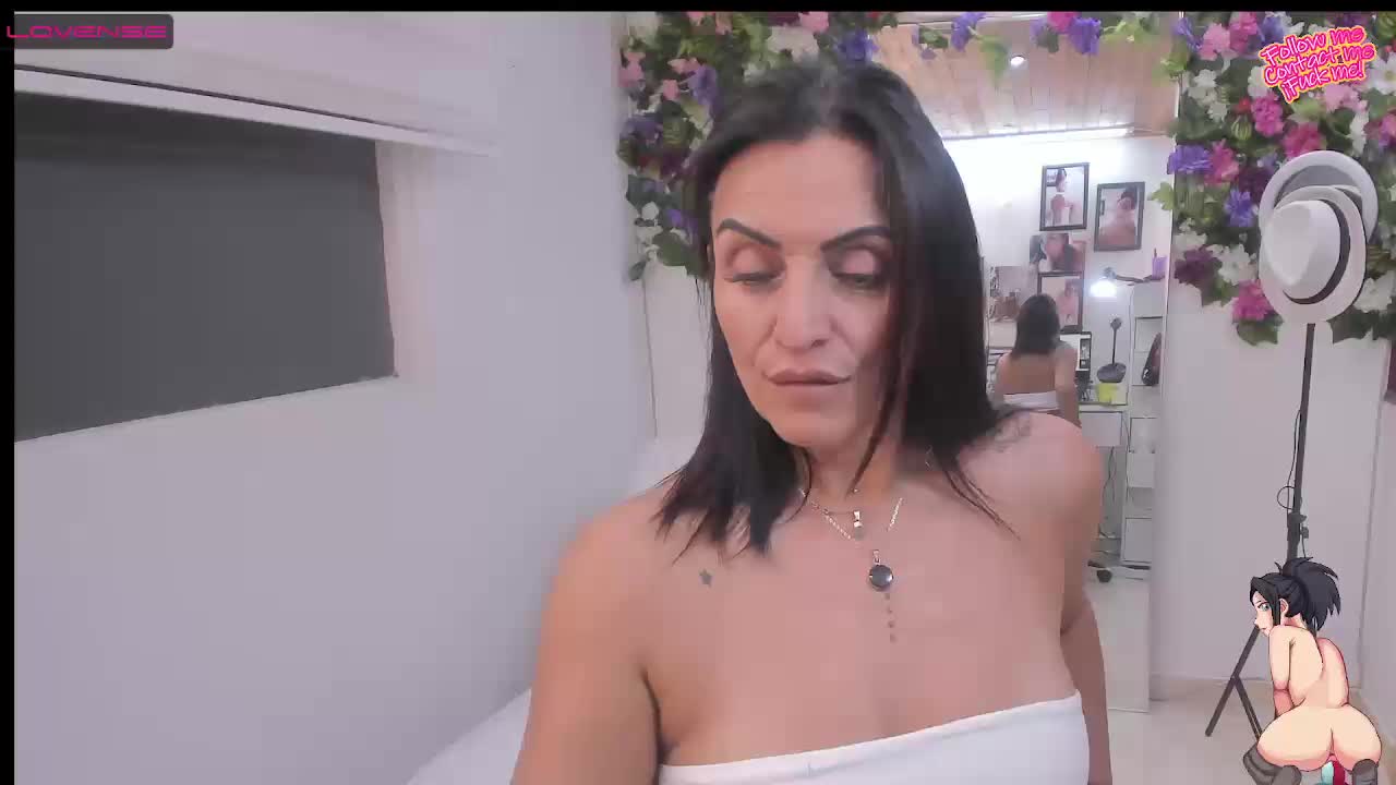 [18 Jun 19:22] Private Show - video by zullyxhot cam model