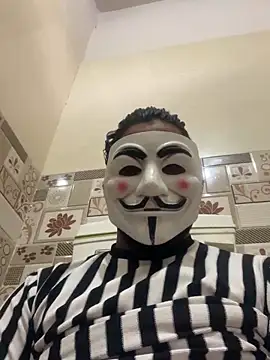 [18 Jun 15:01] Public Show