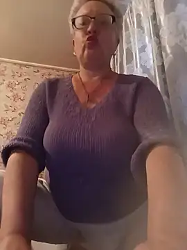 [20 Jun 06:07] Private Show – video od webkamerové modelky Cerd_Ayaz