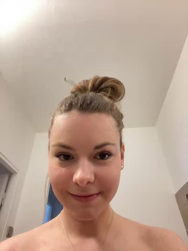 Shower - ক্যাম মডেল AnnaSweet18-এর ভিডিও